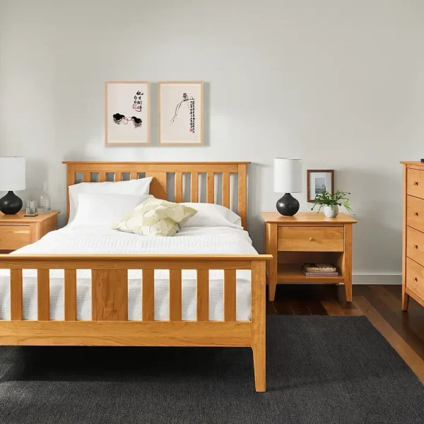 Nordic Style Solid Wood Slatted Headboard Bed