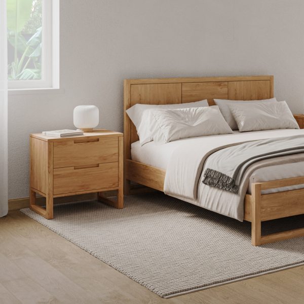 pak-unique-oak-bedside-table-bedroom-scene